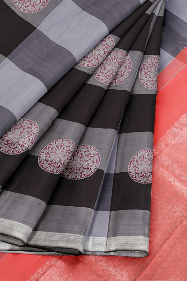 Black and grey saree with orange border - Image 4