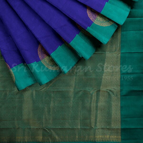 Blue Saree With Turquoise Blue Border - Image 5