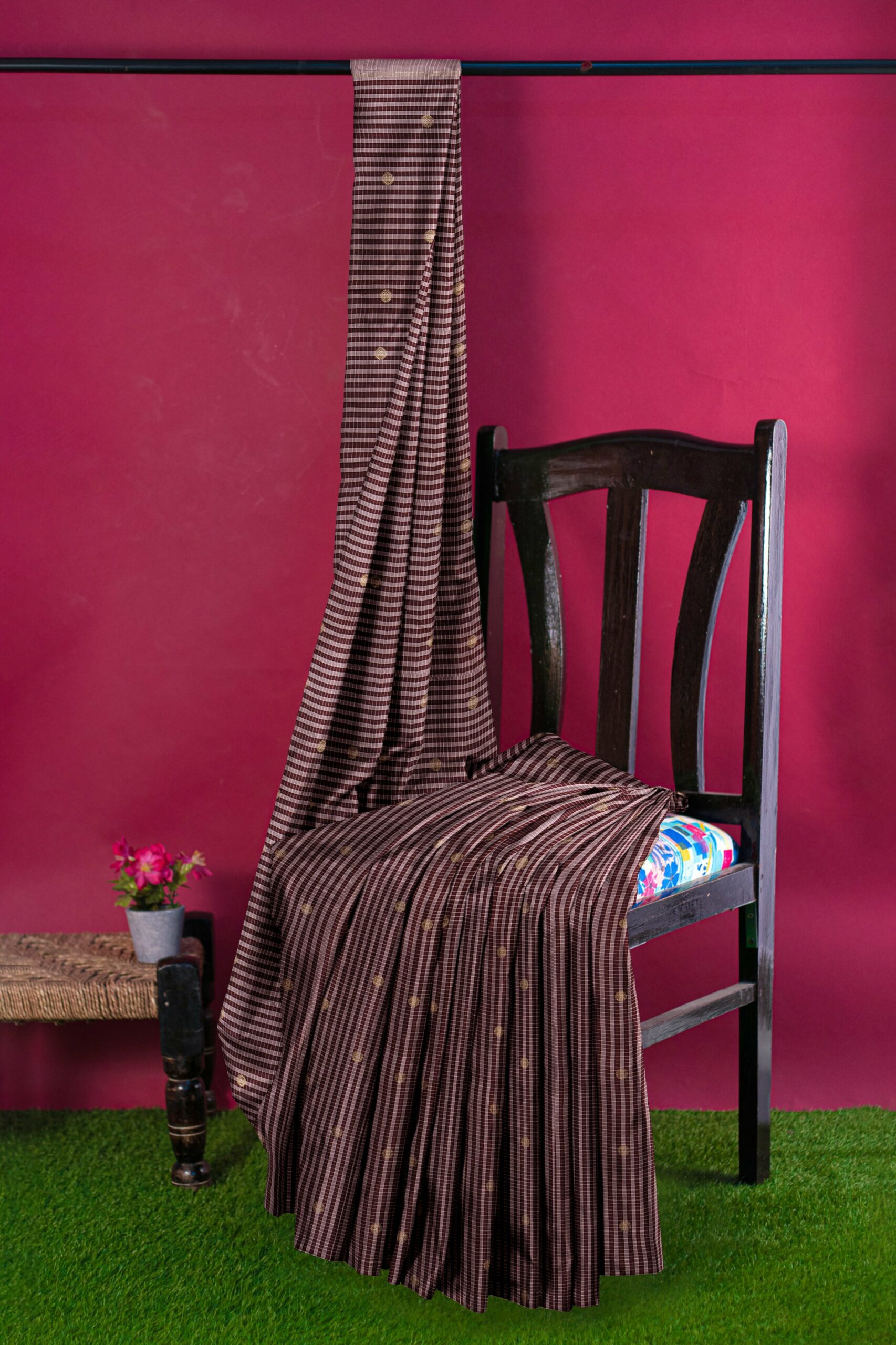 Brown Saree with Light Brown Border - Image 3