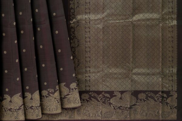 Dark Brown saree with Golden Border - Image 5