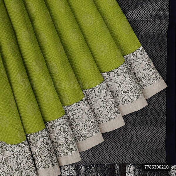 Green Saree With Black Border - Image 4
