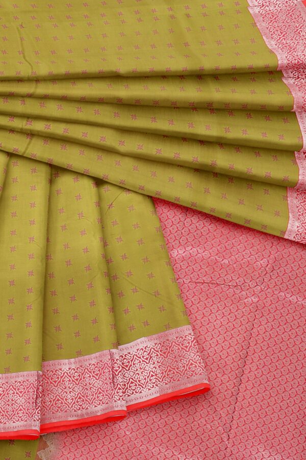 Green saree with pink and silver border - Image 2
