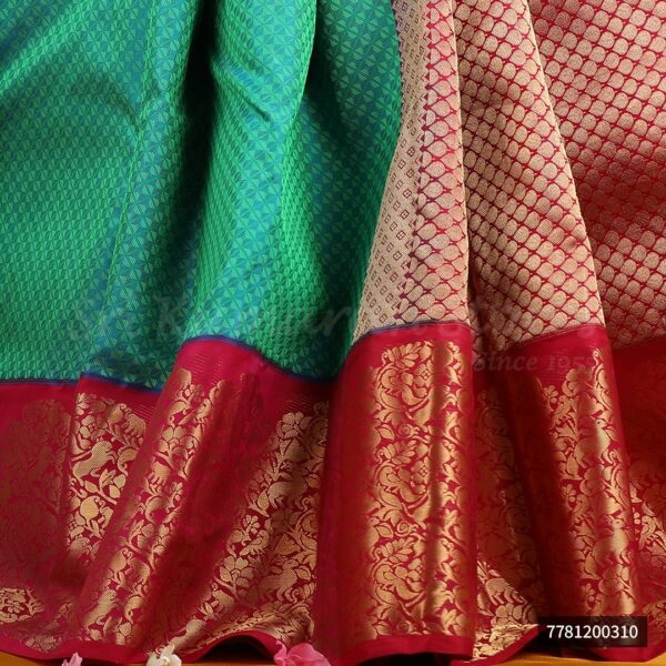 Green Saree With Red Border - Image 3