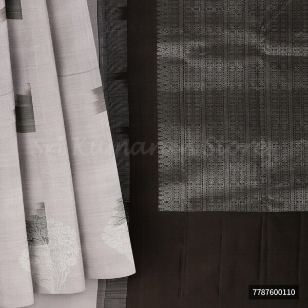 Grey Saree With Black Border - Image 6