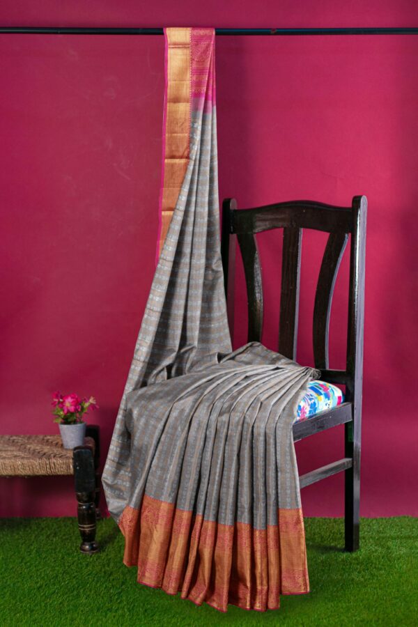 Grey Saree with pink Border - Image 3