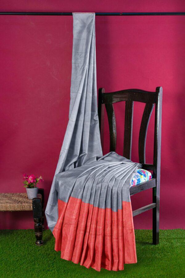 Grey saree with red border - Image 3