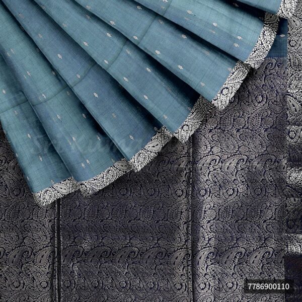 Light Blue Saree With Dark Blue Border - Image 5