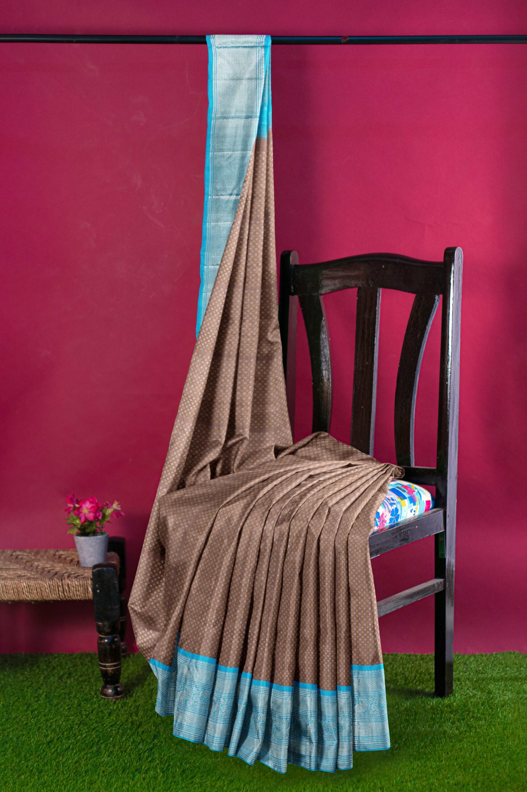 Light brown saree with blue border - Image 3