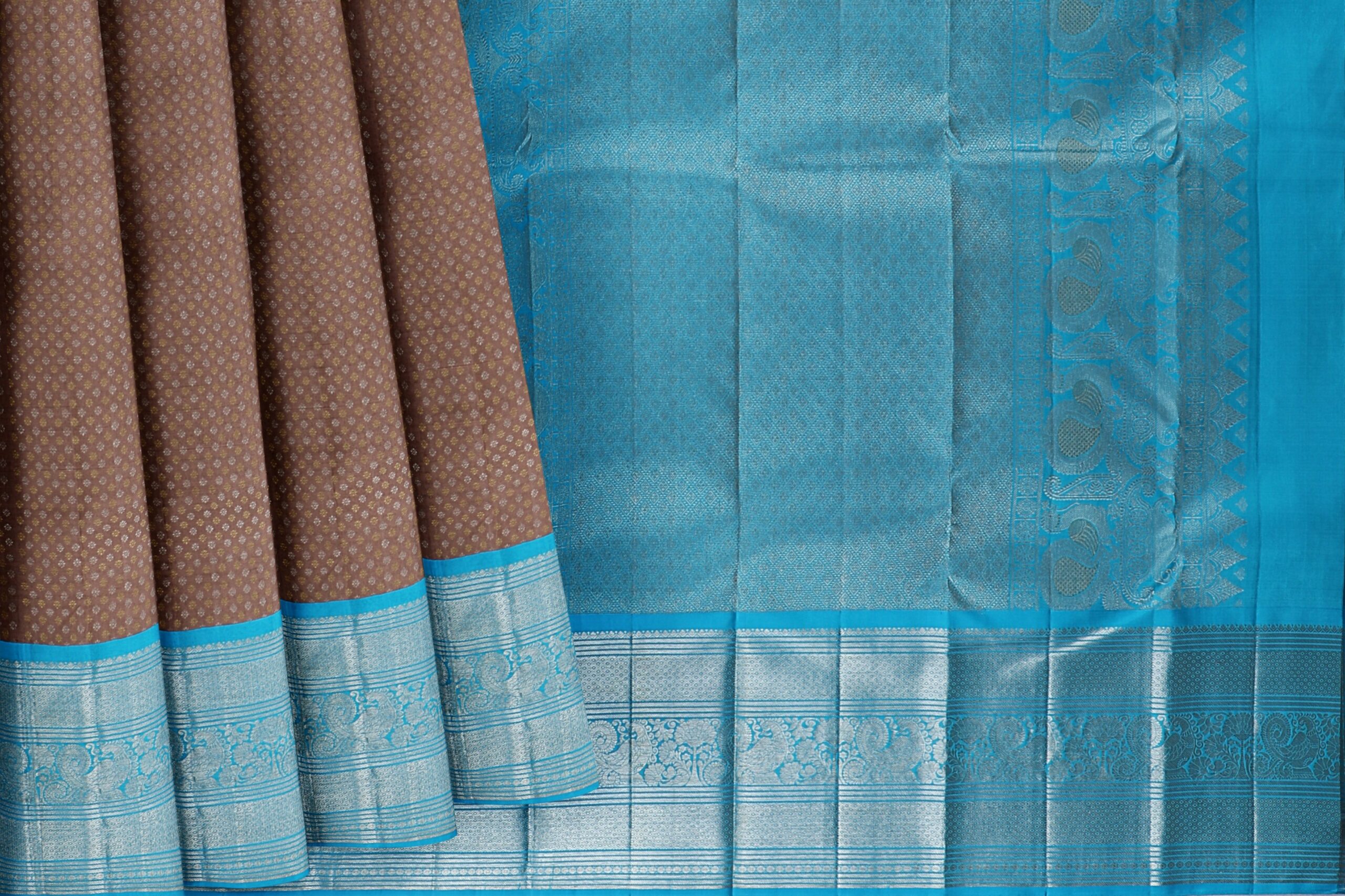 Light brown saree with blue border - Image 5