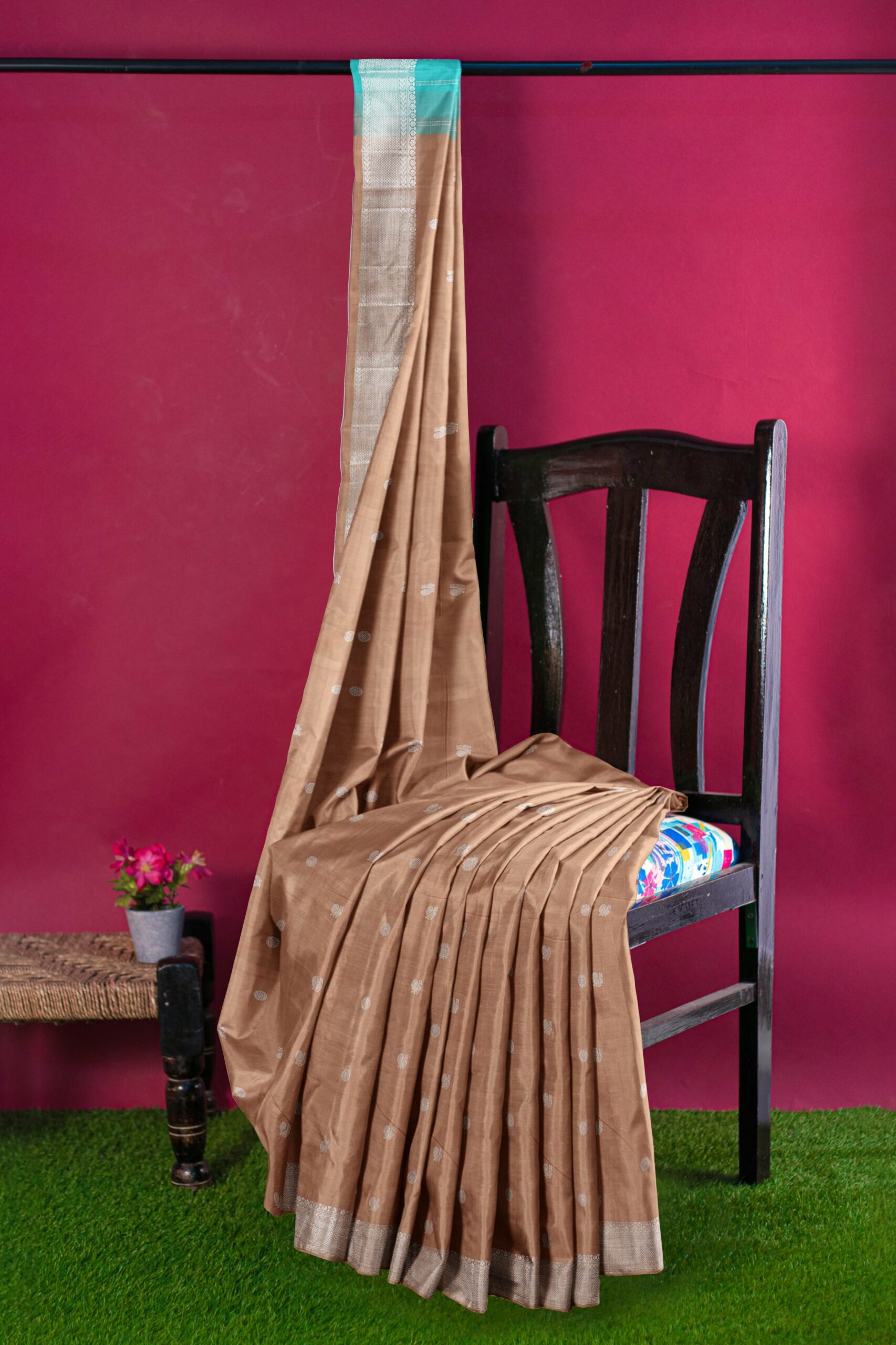 Light brown saree with turquoise blue border - Image 3