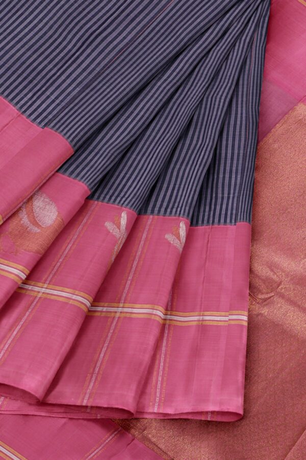 Purple Saree with pink Border - Image 4