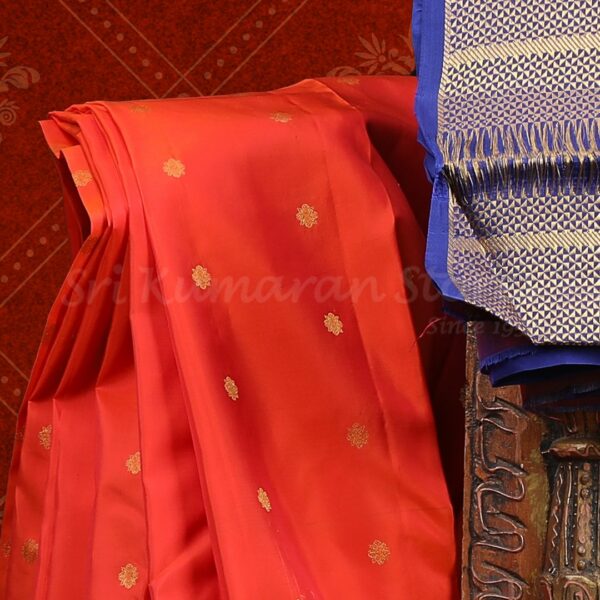Red Saree With Dark Blue Border - Image 2
