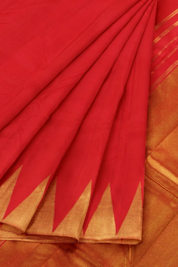 Red saree with Gold border - Image 4