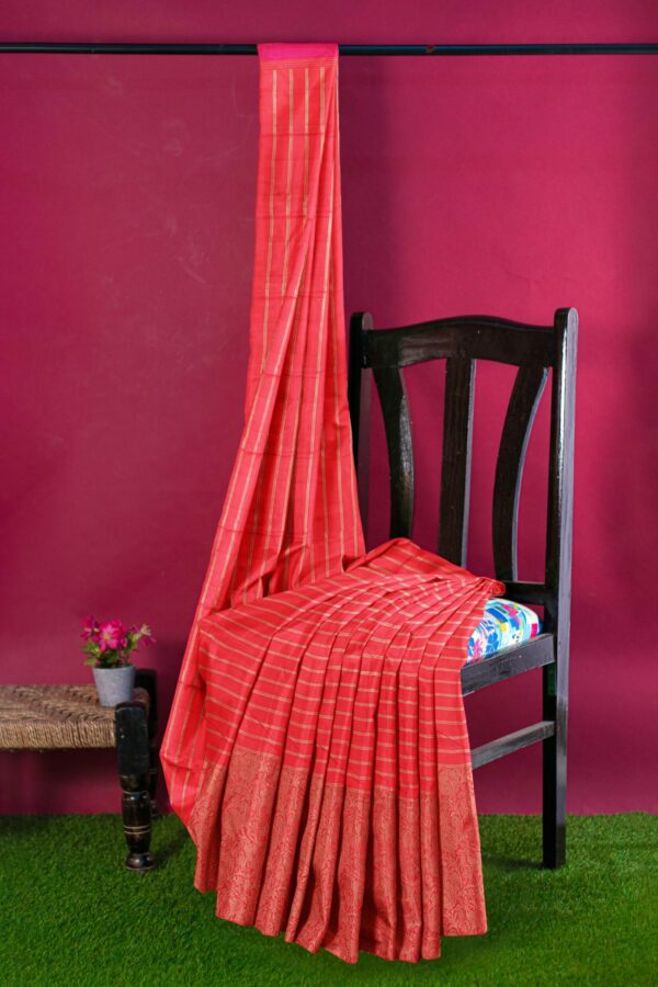 Red saree with Pink Border - Image 3