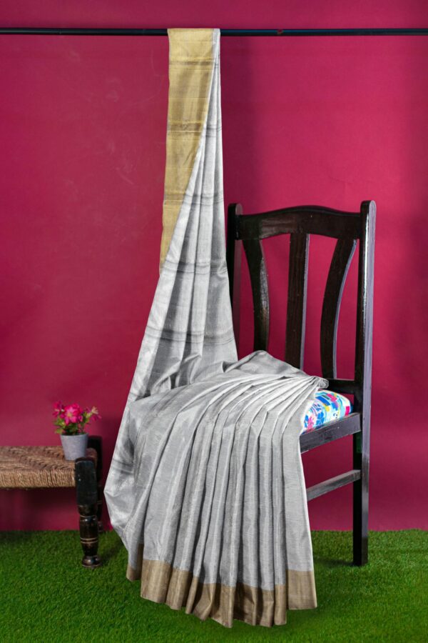 Silver saree with Golden Border - Image 3