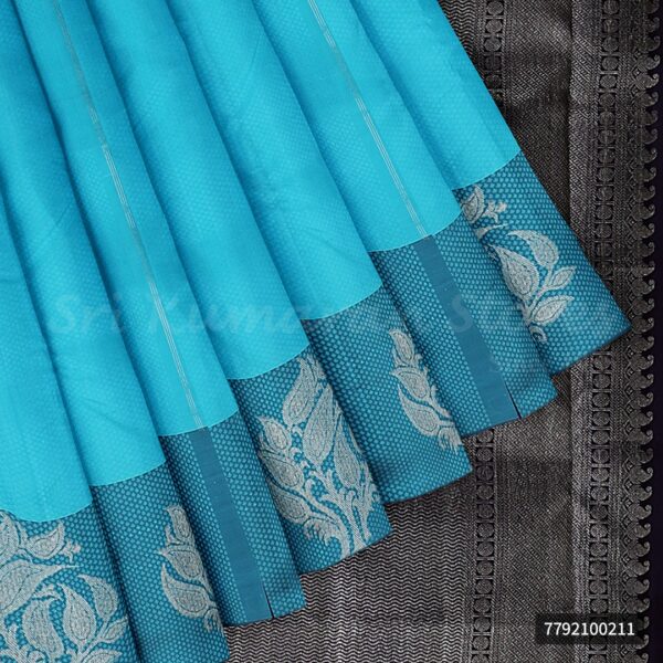 Sky Blue Saree With Dark Blue Border - Image 4
