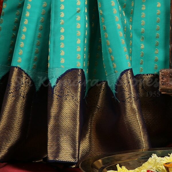 Turquoise Blue Saree With Dark Blue Border - Image 3