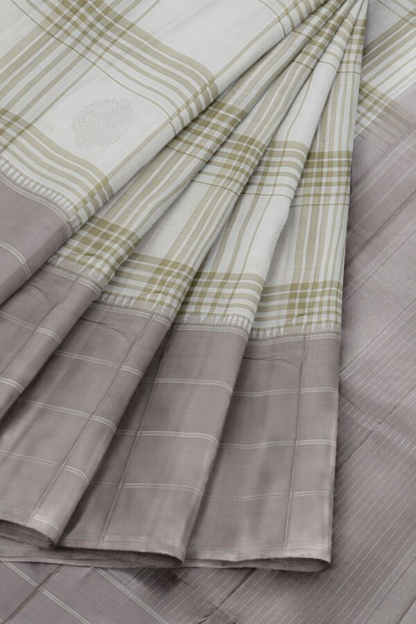 White saree with grey border - Image 4