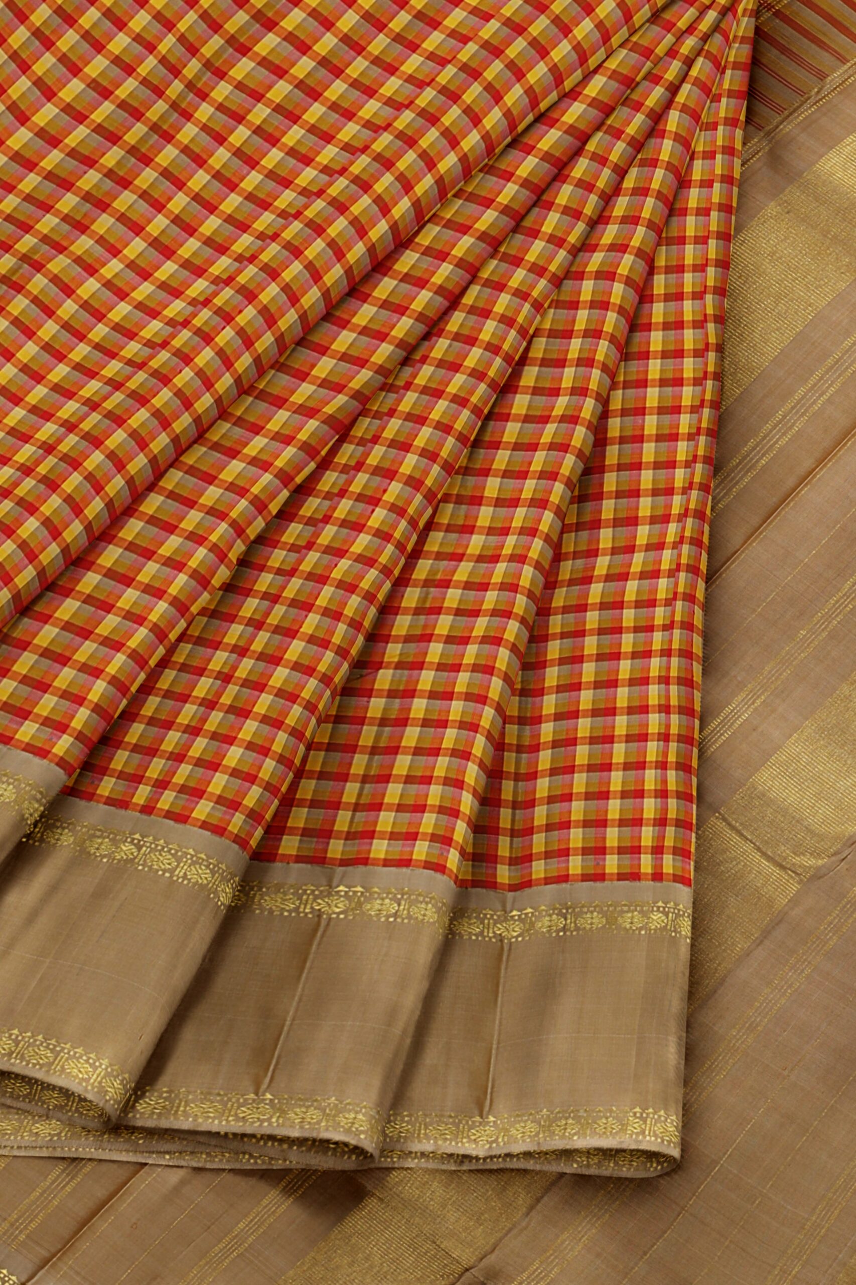 Yellow Saree with half white Border - Image 3