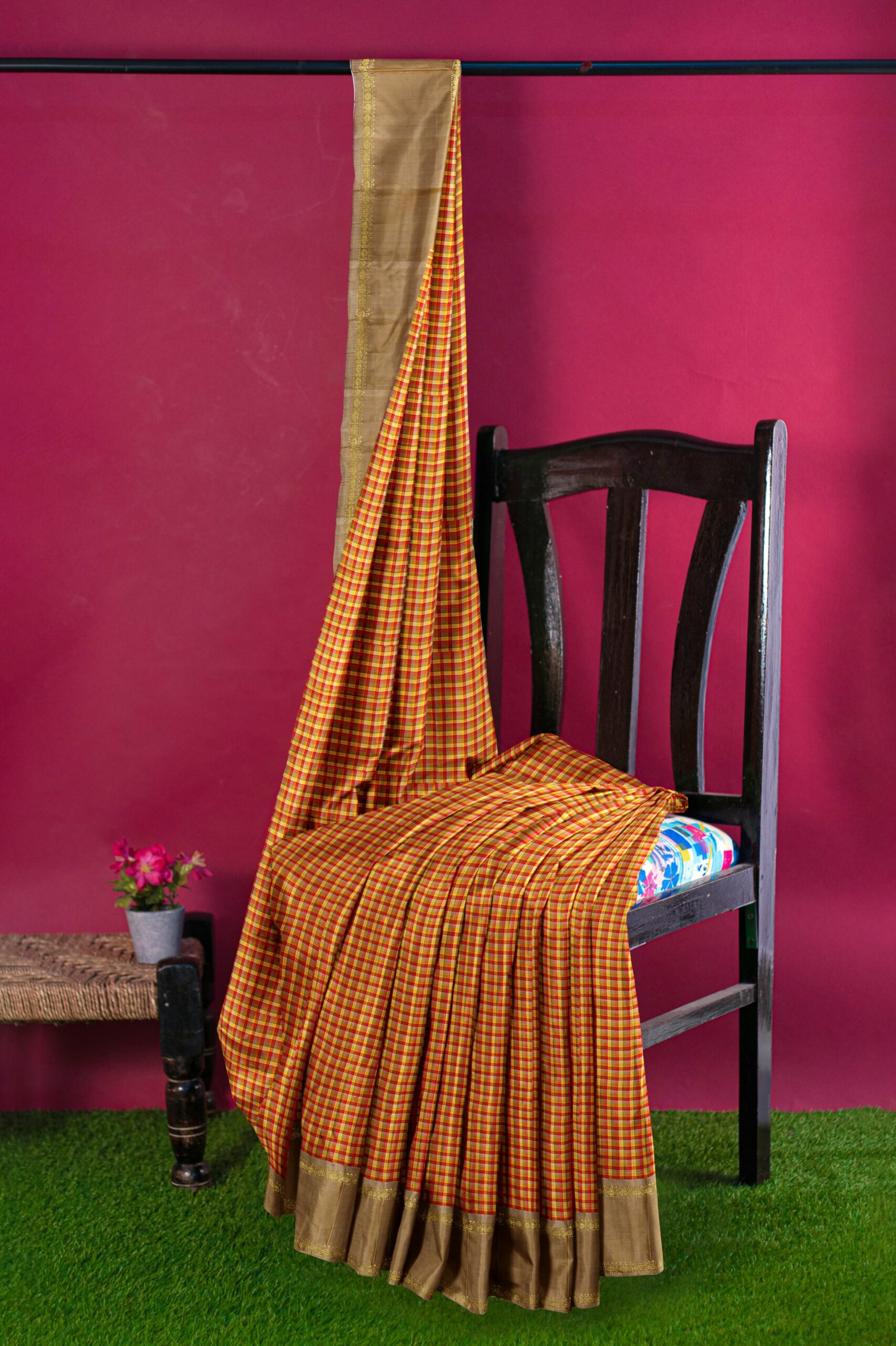 Yellow Saree with half white Border - Image 4