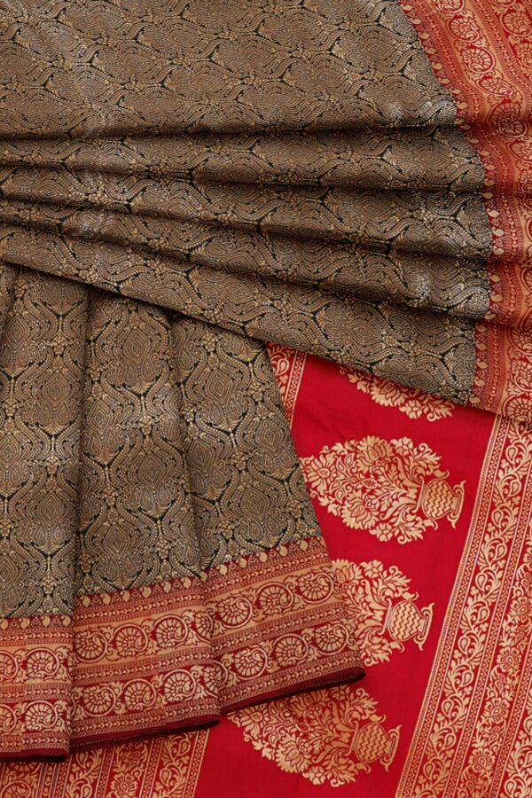 Black golden design saree with red border - Image 5