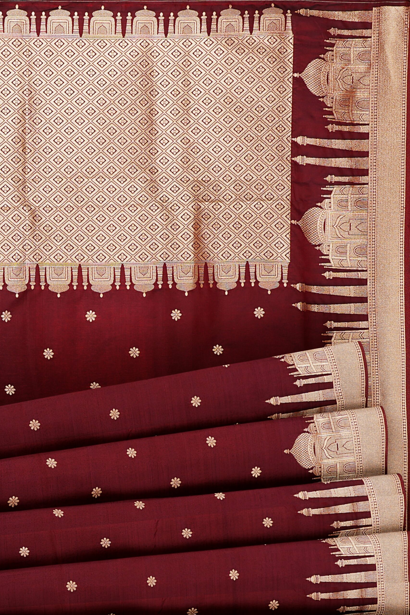 Dark maroon saree with golden colour border - Image 4