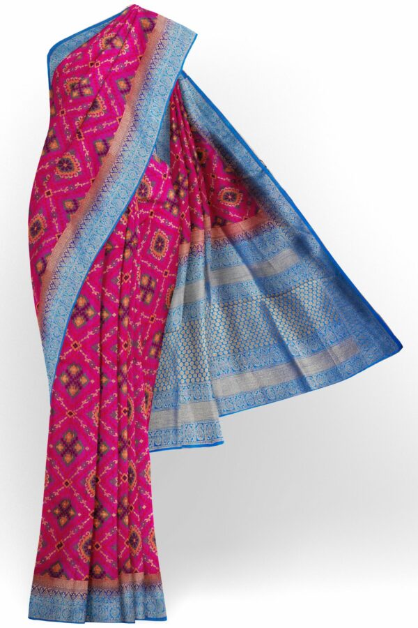 Pink saree with sky blue border