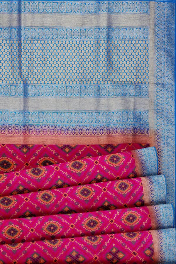Pink saree with sky blue border - Image 4