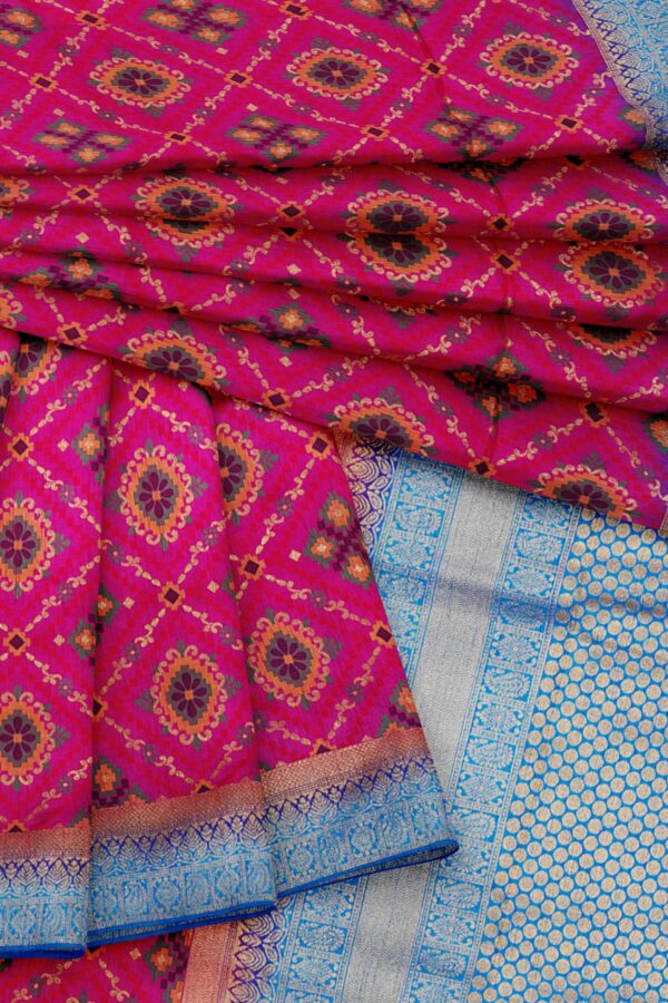 Pink saree with sky blue border - Image 5