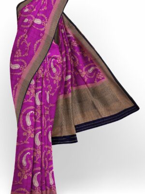 Purple saree with golden dark blue border