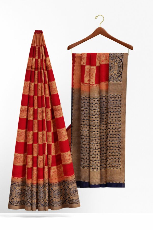 Red checked saree with dark blue border - Image 2