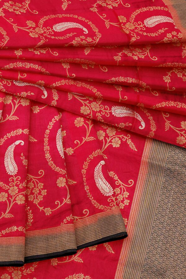 Red saree with golden dark blue border - Image 5