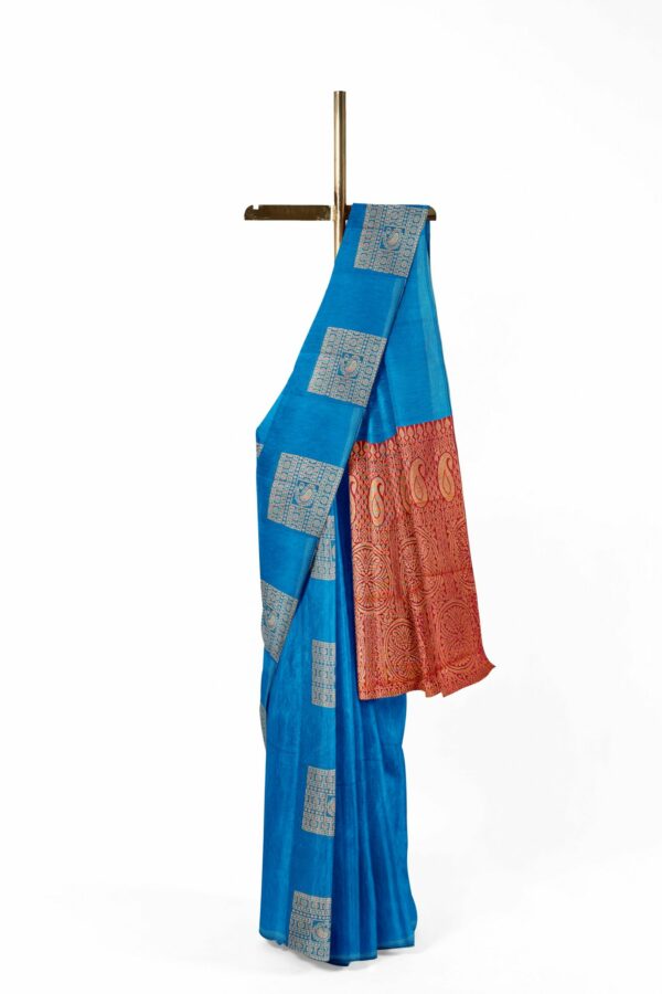 Blue saree with blue border - Image 2