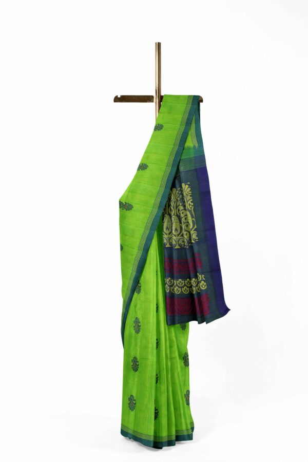 Green Saree with dark green border - Image 2