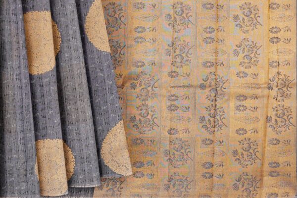 Grey saree with grey border - Image 4