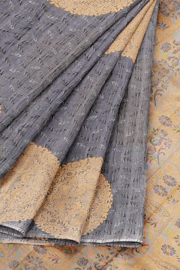 Grey saree with grey border - Image 6