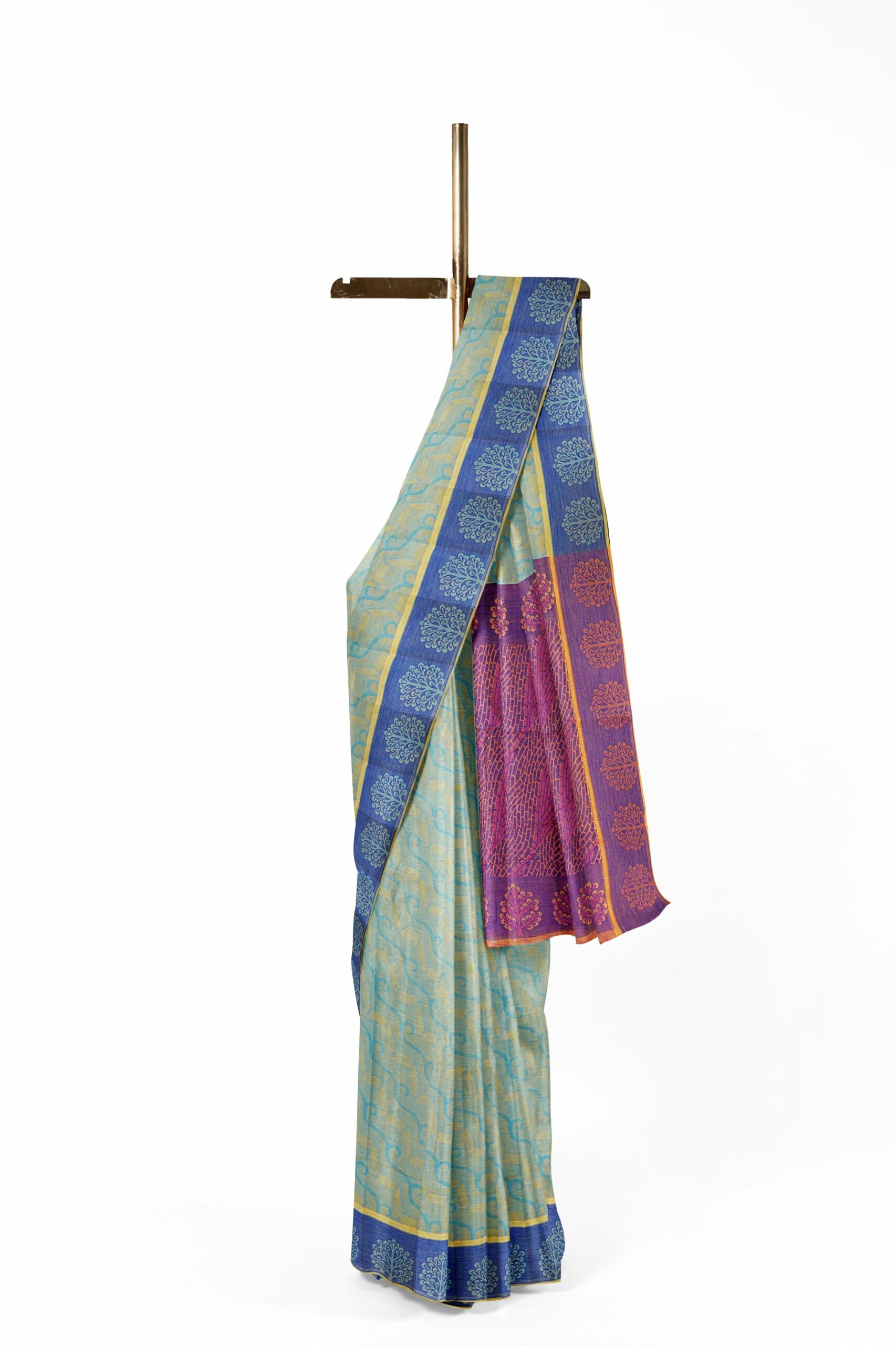 Light green saree with blue border - Image 2