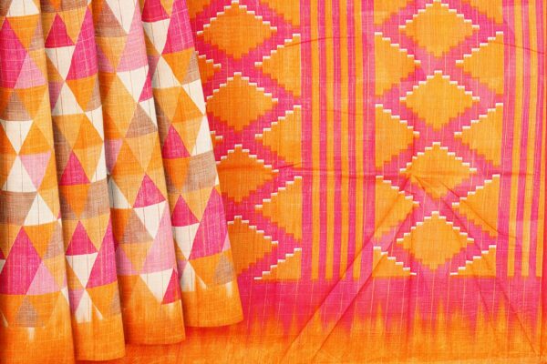 Orange design saree with orange border - Image 4
