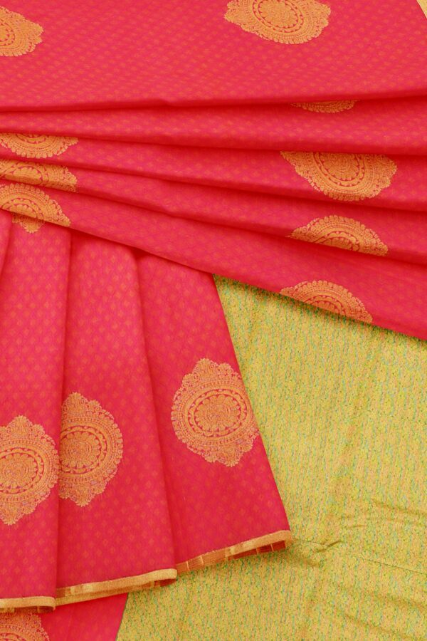 Pink saree with golden border - Image 5