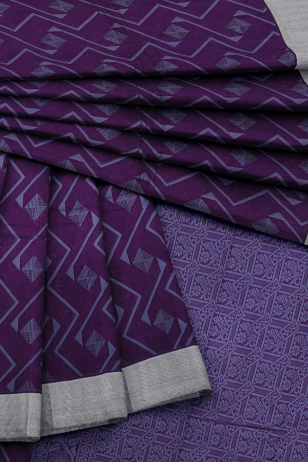 Purple saree with silver border - Image 5