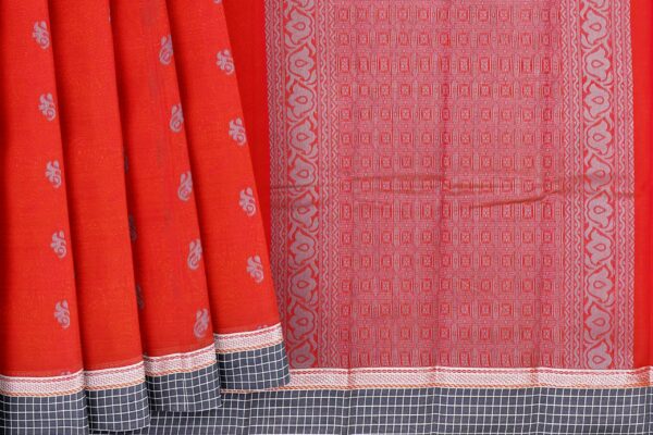 Red saree with grey border - Image 4