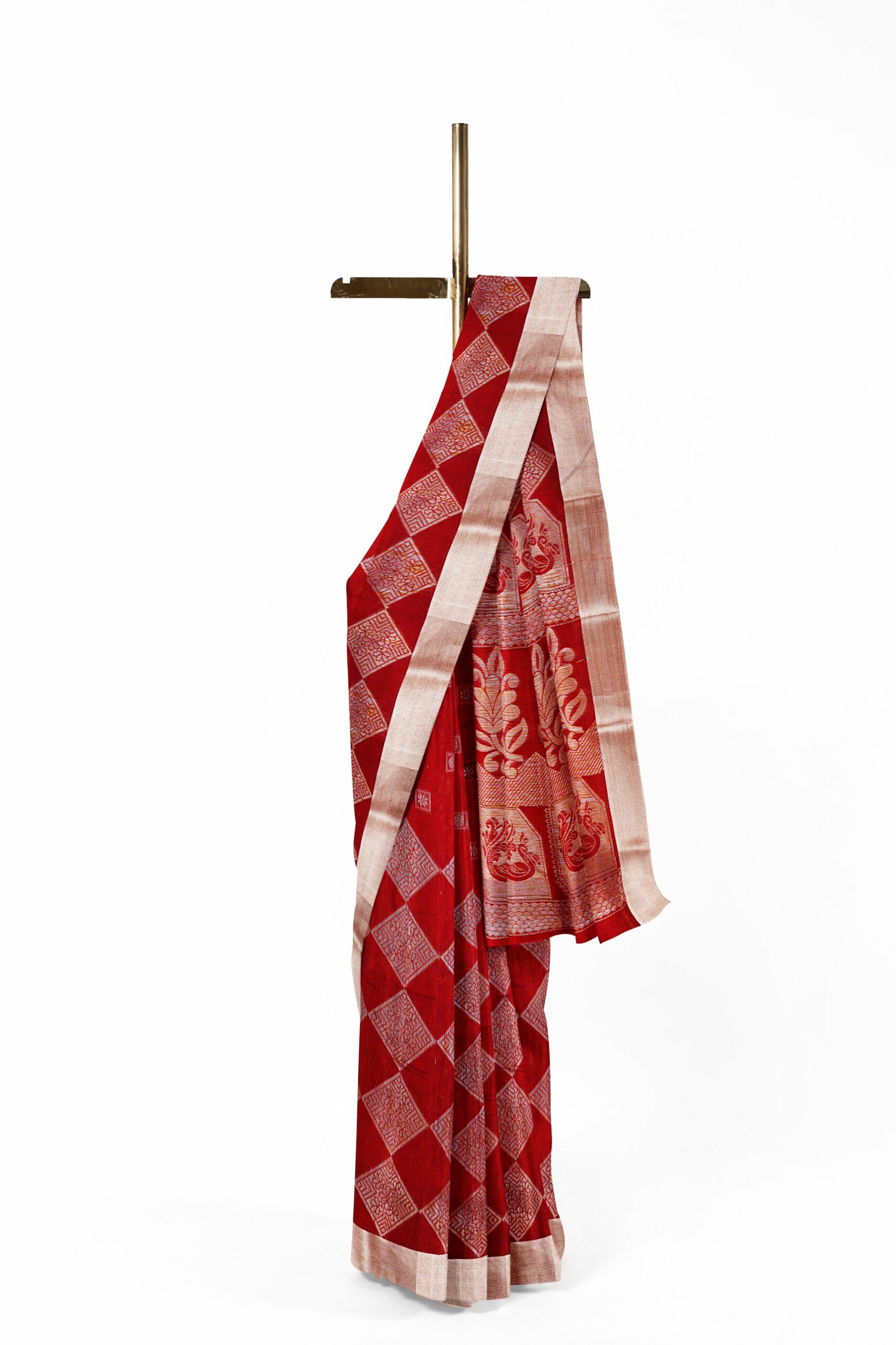 Red saree with silver border - Image 2