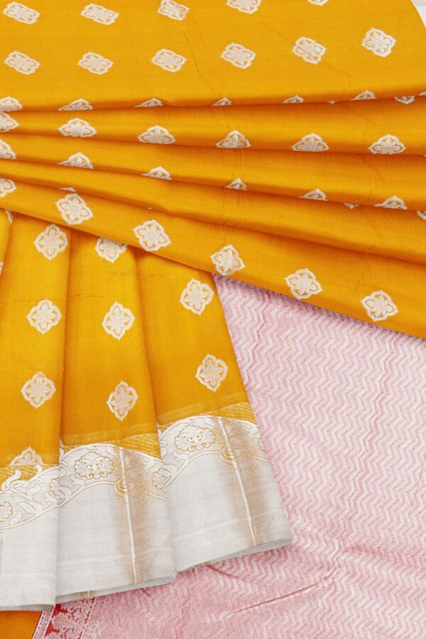 Yellow saree with silver border - Image 5