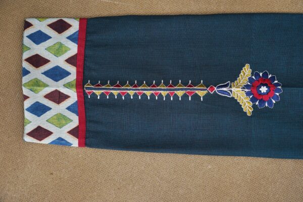 Dark blue stripe tp with maroon bottom and maroon shawl kurti - Image 4