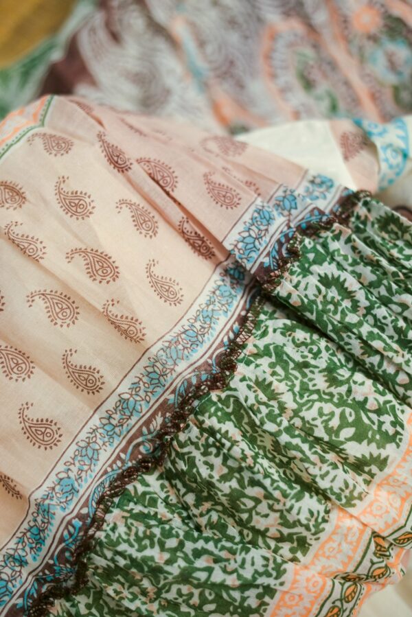 White floral design lehenga - Image 3