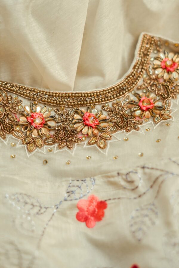 White floral with red shawl lehenga - Image 3