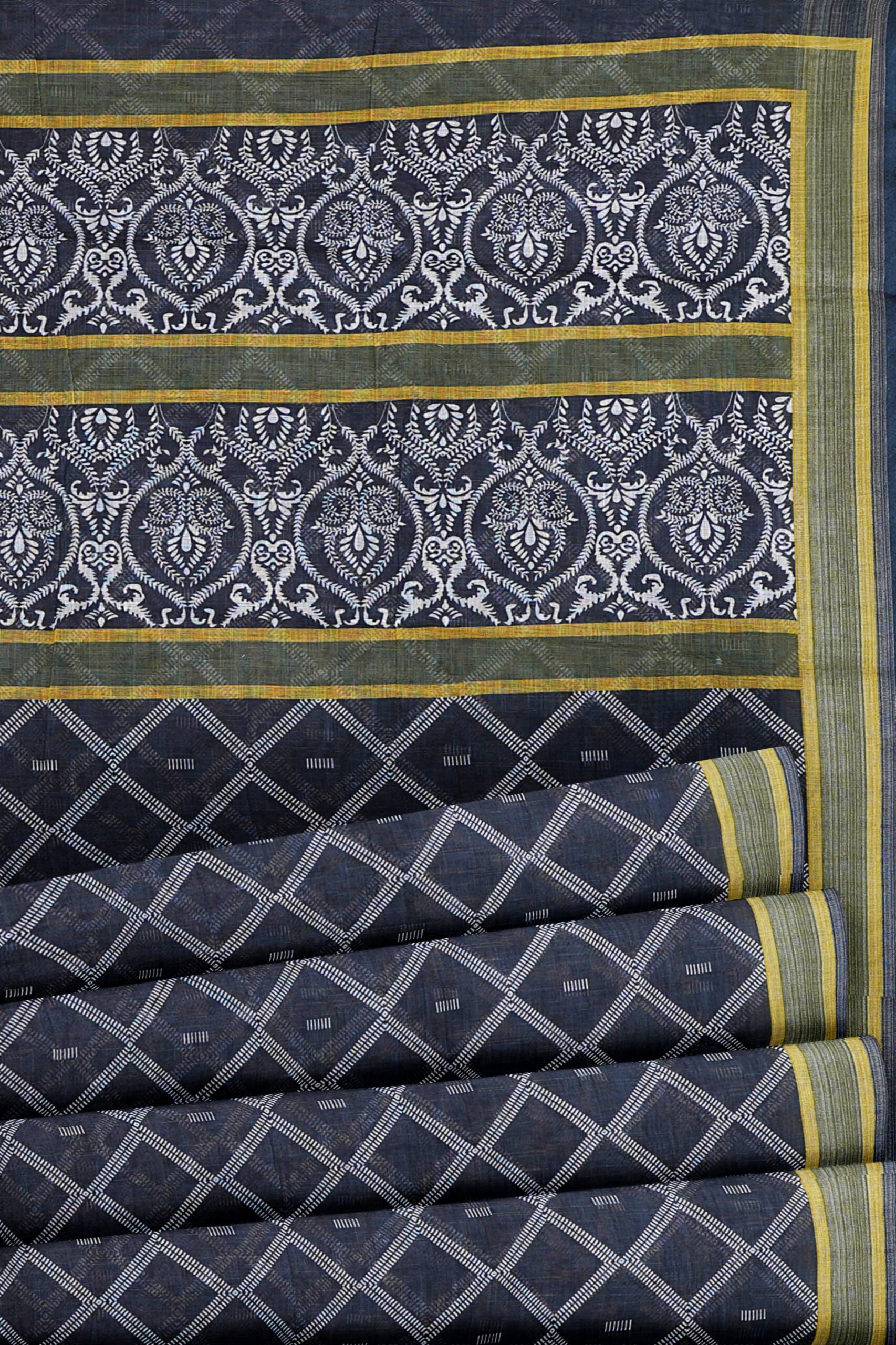 Black saree with green yellow border - Image 4