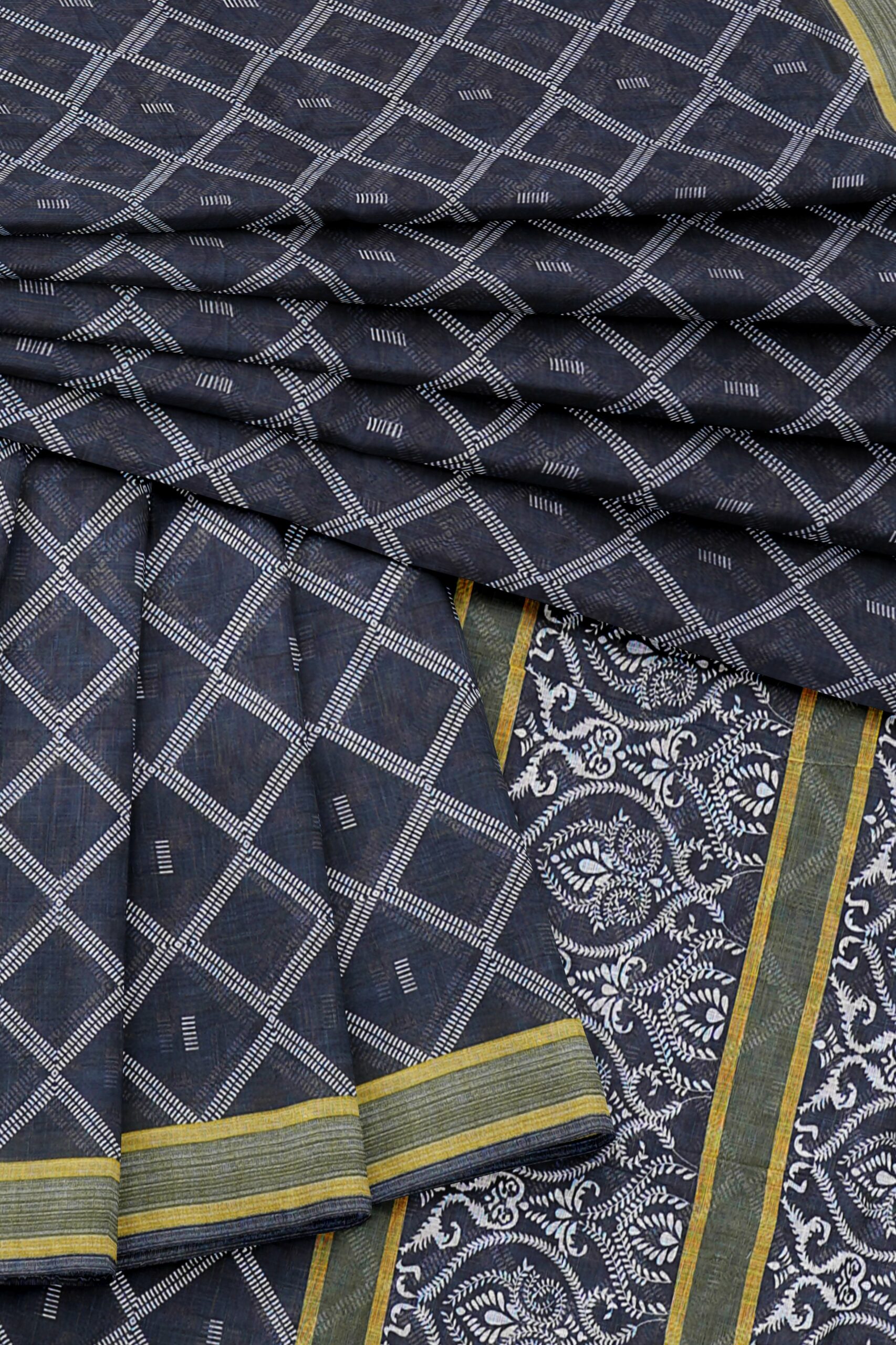 Black saree with green yellow border - Image 5