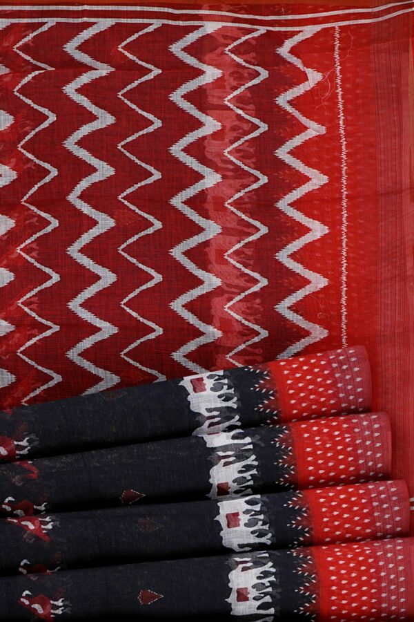 Black saree with red border - Image 4