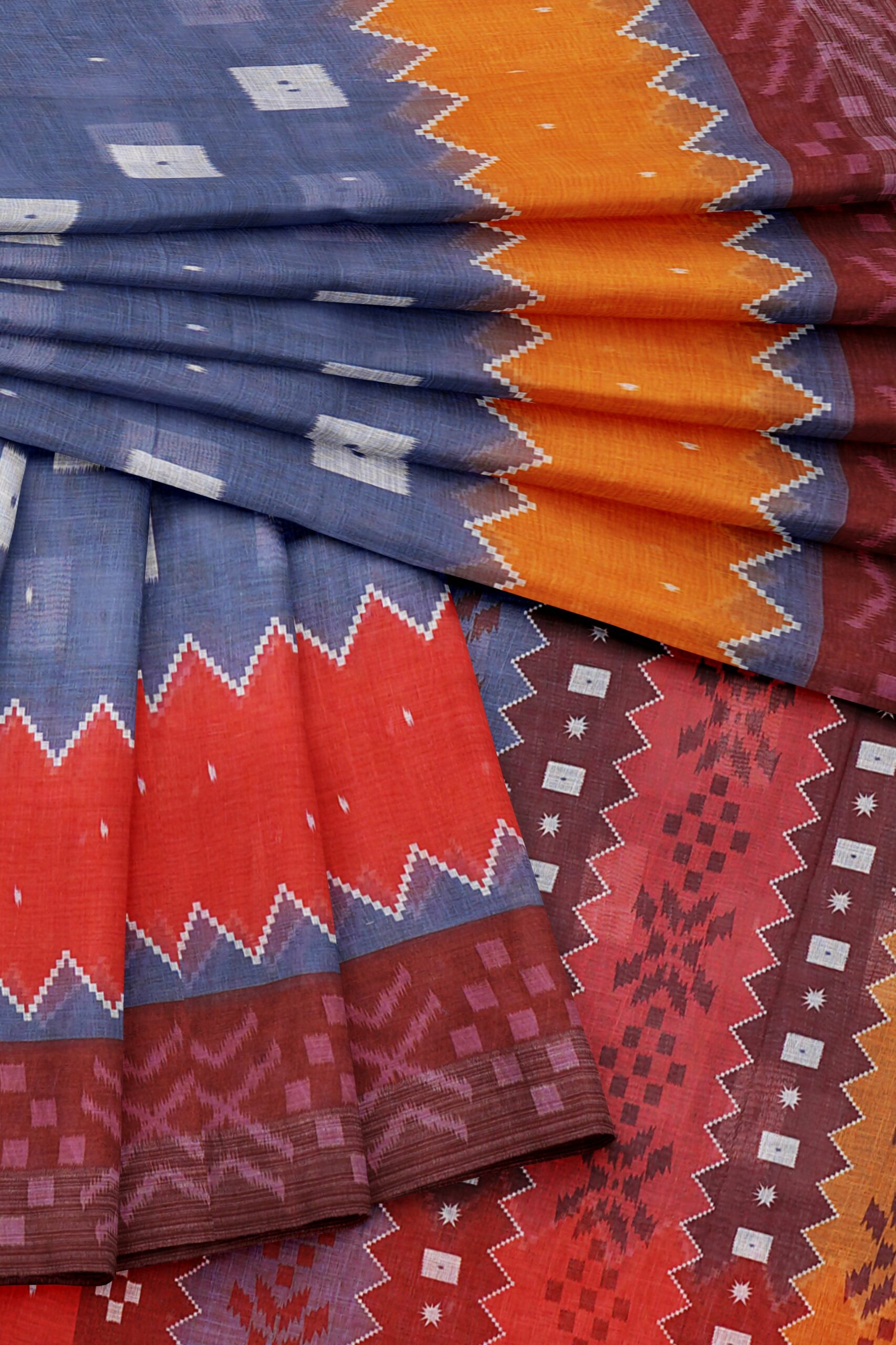 Blue saree with red border - Image 5